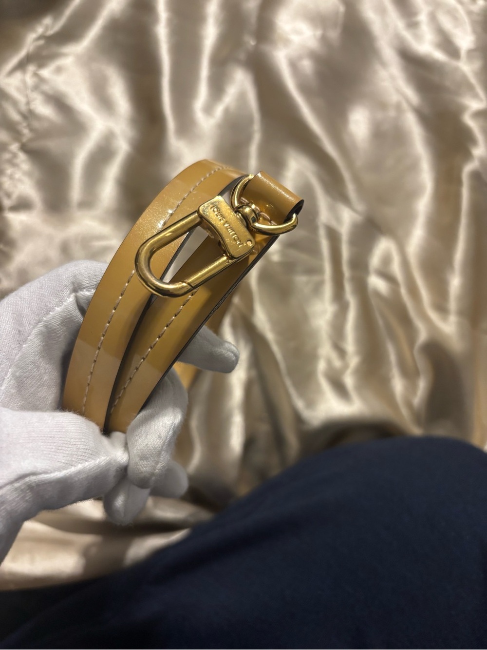 Authentic Louis Vuitton Leather Bag Strap 28” with Gold Hardware new condition - Picture 6 of 8